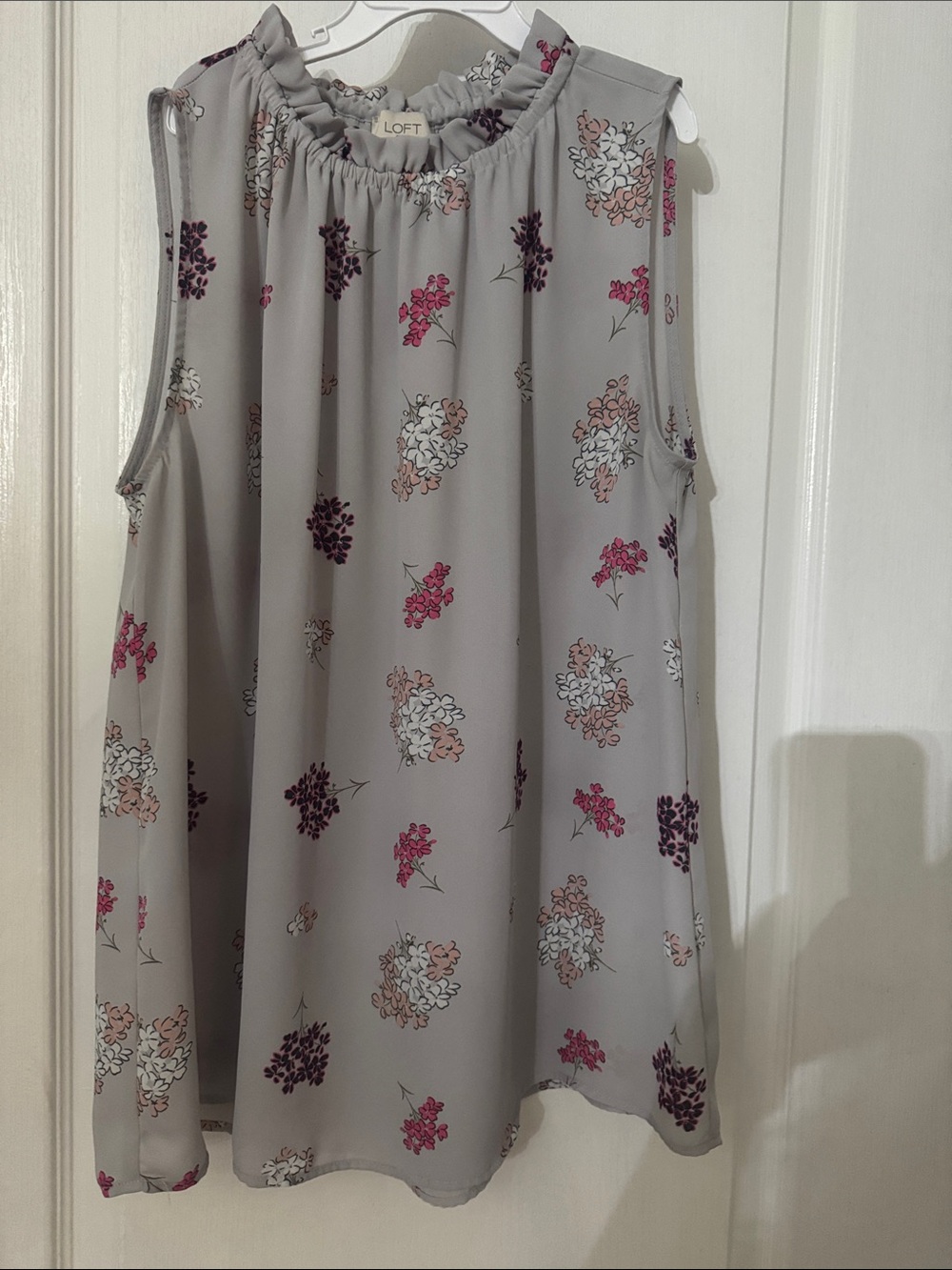 LOFT Light Gray Floral Ruffle-Neck Sleeveless Dress Top